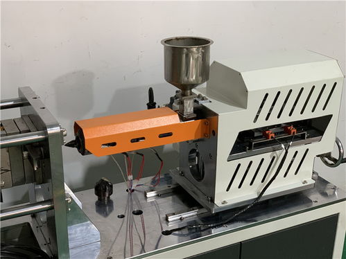 智?？萍?小型精密注塑機與金屬加工設備的卓越制造者